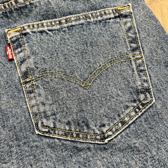 Levi's 501 Mens Jeans Fit 32X32 Blue Button Fly Denim - Picture 6 of 16